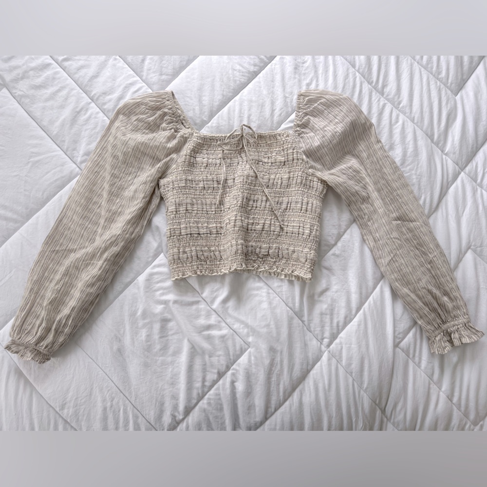 AMERICAN EAGLE BALLOON SLEEVE CROP TOP